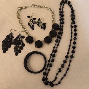 Black jewelry set